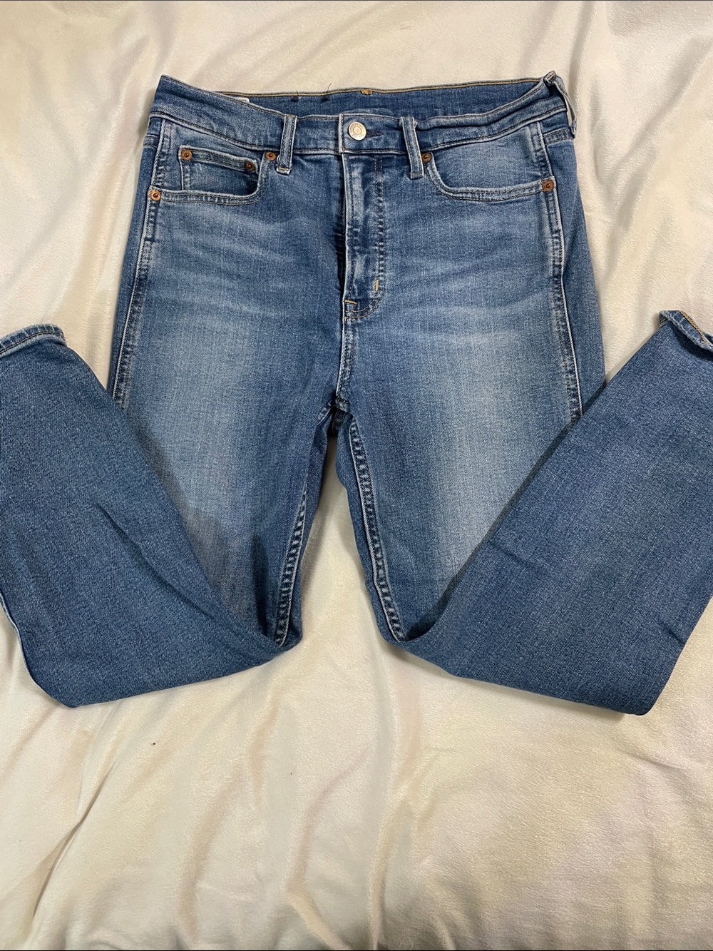 GAP Skinny Jeans in Medium Blue Wash